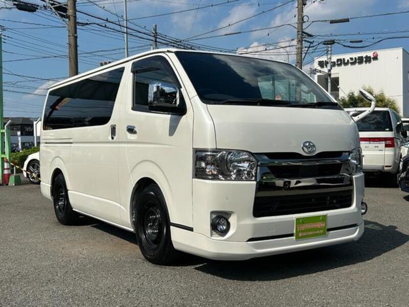 TOYOTA HIACE VAN