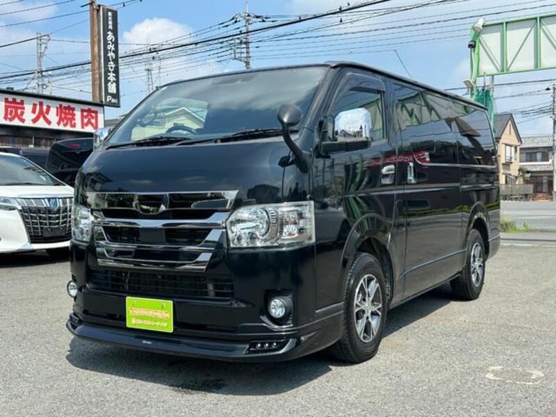 TOYOTA HIACE VAN