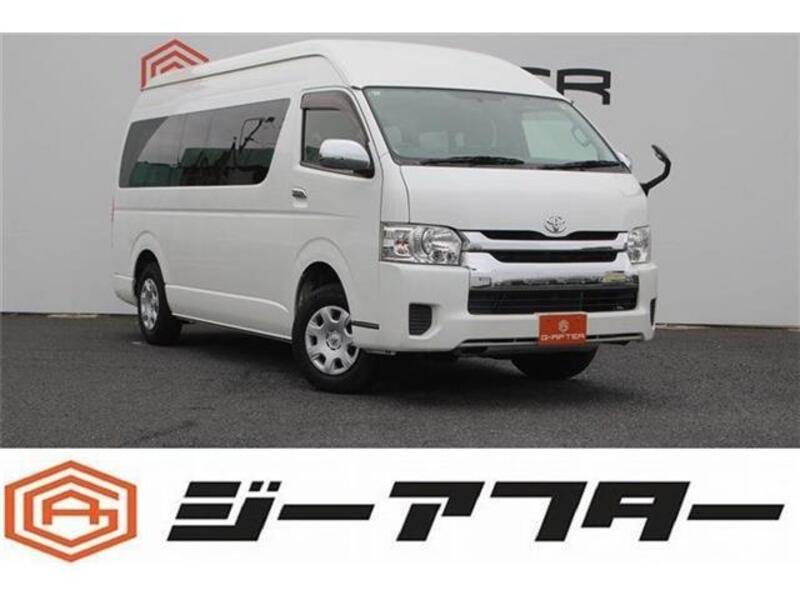 TOYOTA HIACE