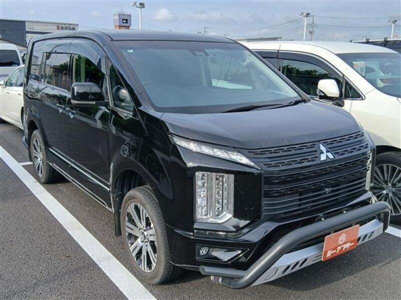MITSUBISHI DELICA D5