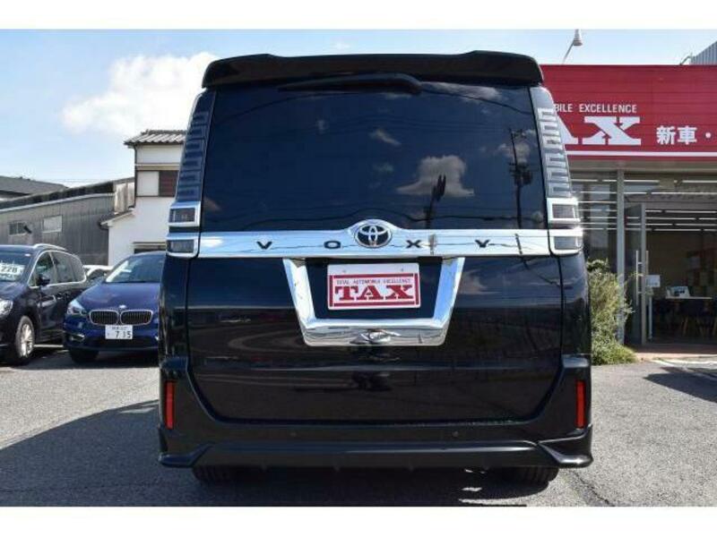 Used 19 Toyota Voxy Zrr80g Sbi Motor Japan