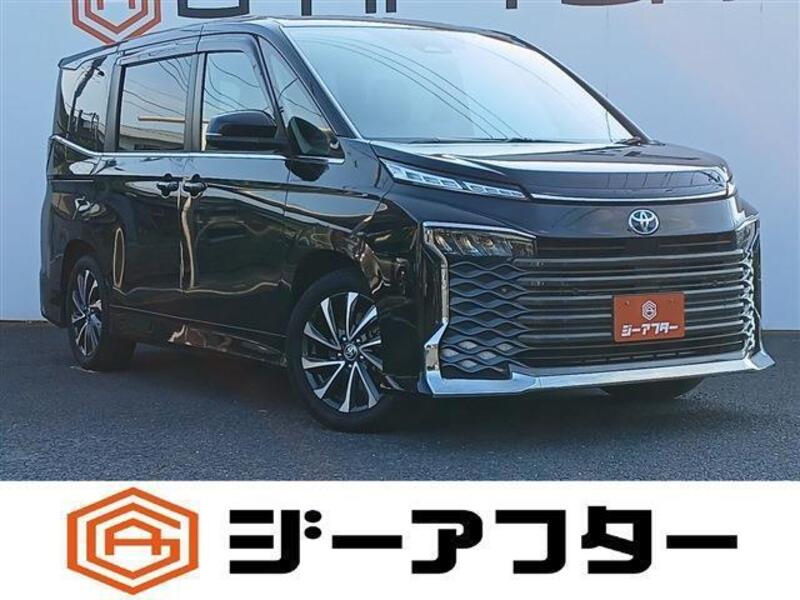 TOYOTA VOXY