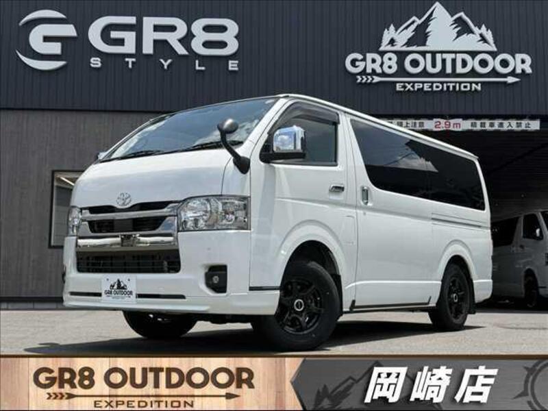 TOYOTA HIACE VAN