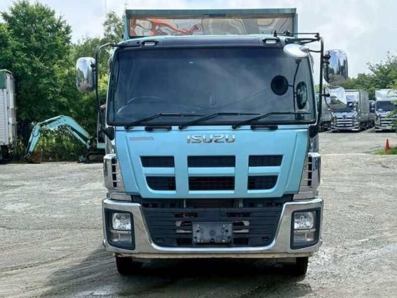 ISUZU GIGA