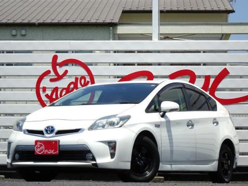 TOYOTA PRIUS PHV
