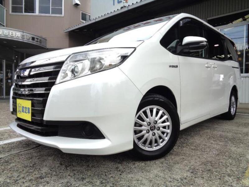 TOYOTA NOAH