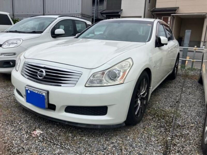 NISSAN SKYLINE