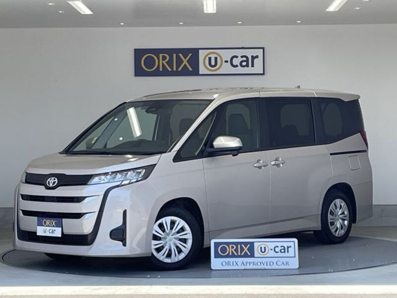 TOYOTA NOAH