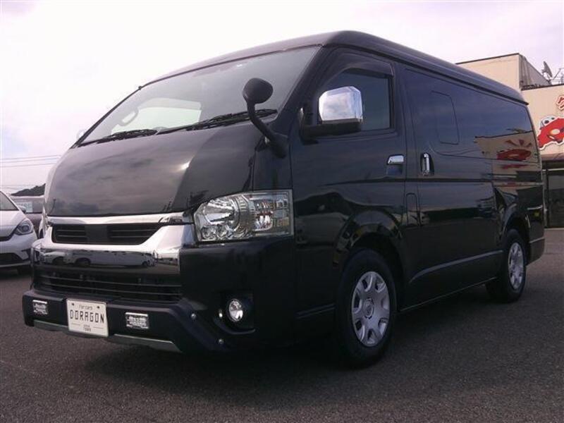 TOYOTA HIACE