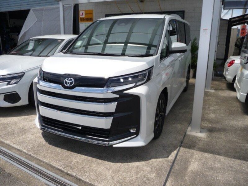 TOYOTA NOAH