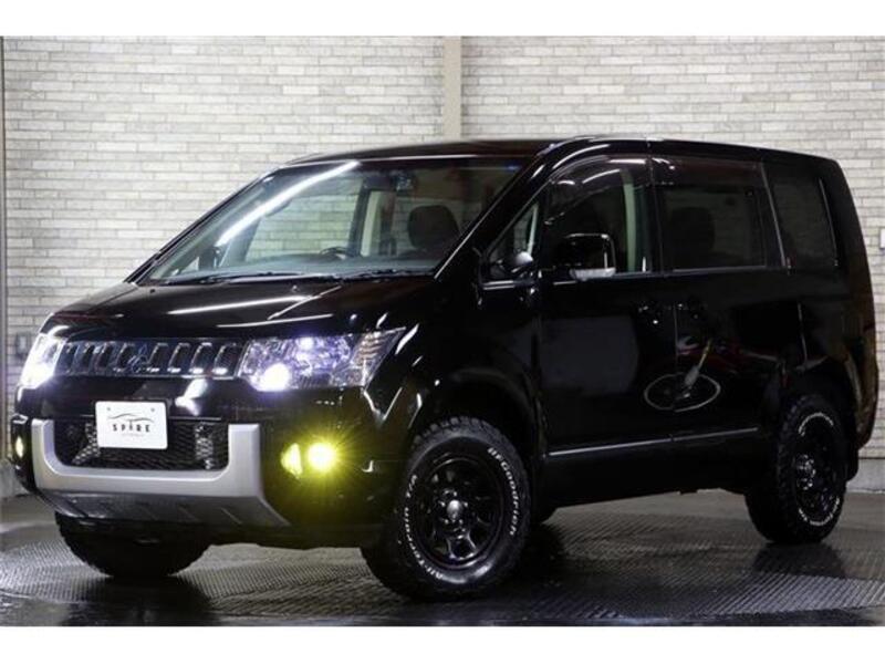 MITSUBISHI DELICA D5