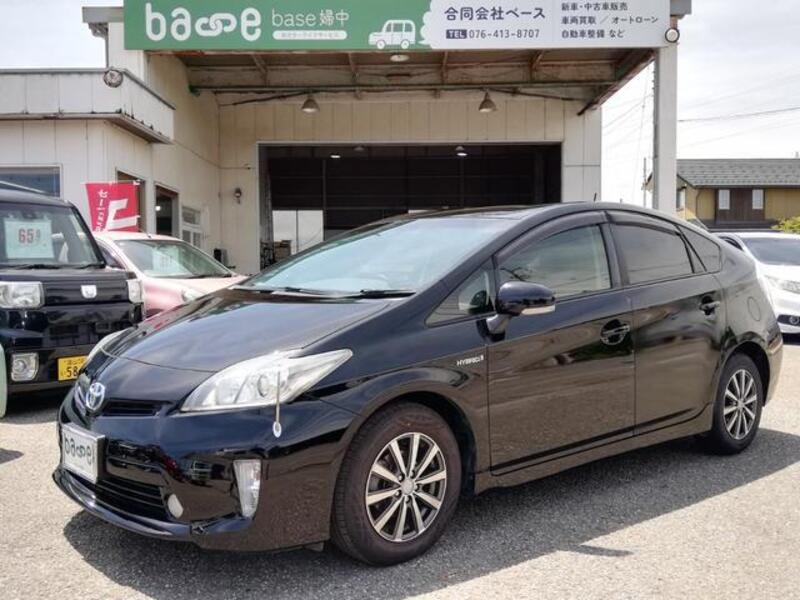 TOYOTA PRIUS