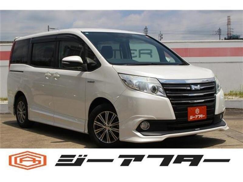 TOYOTA NOAH
