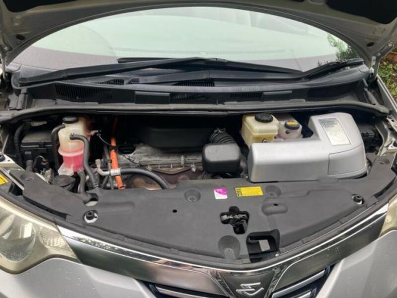 TOYOTA ESTIMA HYBRID