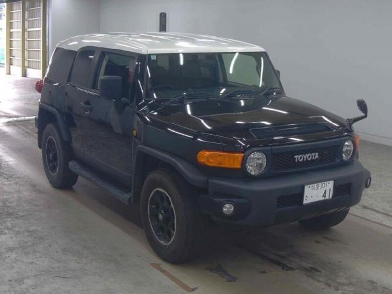 TOYOTA FJ CRUISER