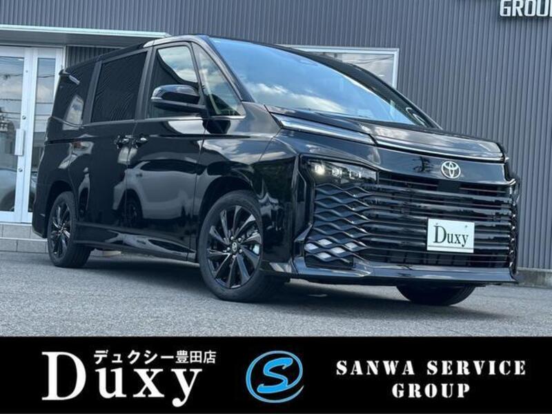TOYOTA VOXY