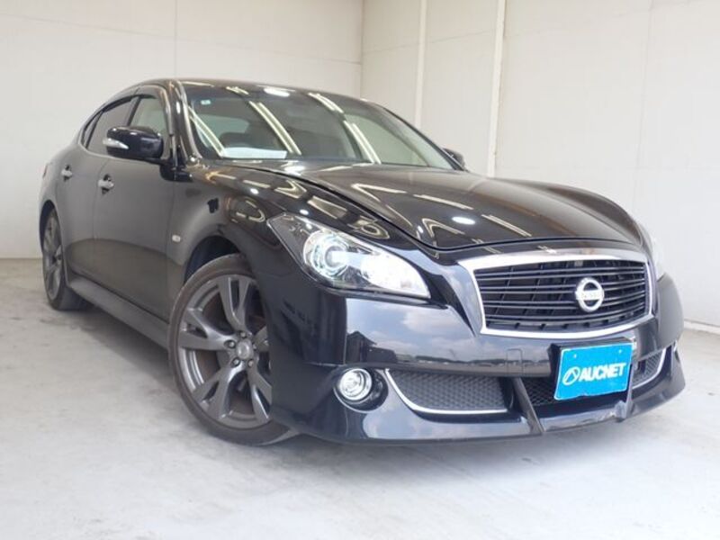 NISSAN FUGA
