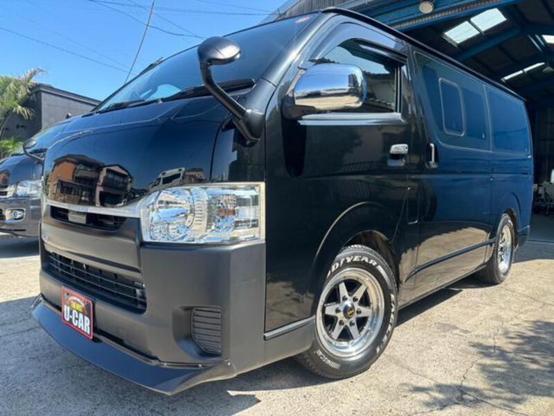 TOYOTA HIACE VAN