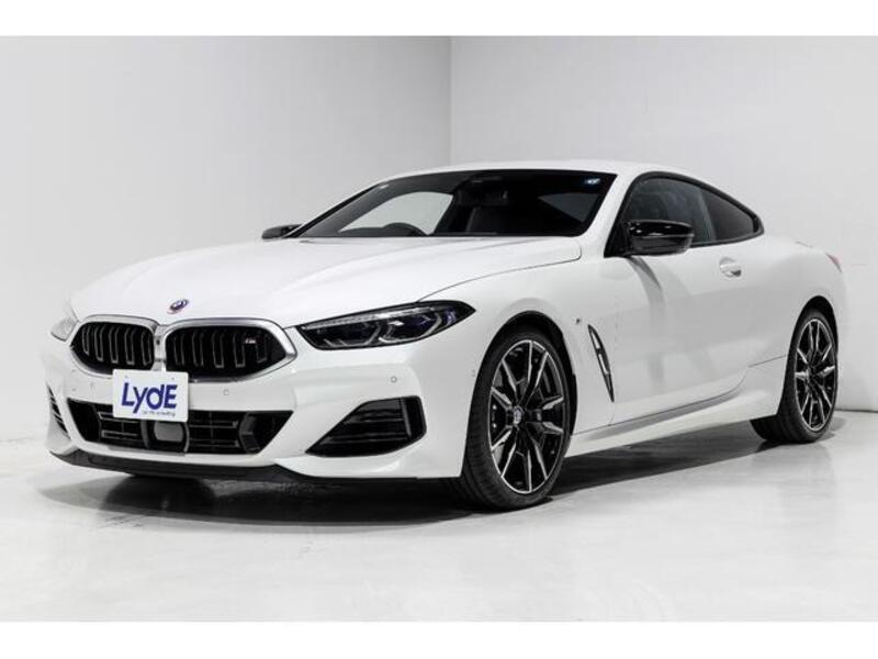 BMW 8 SERIES