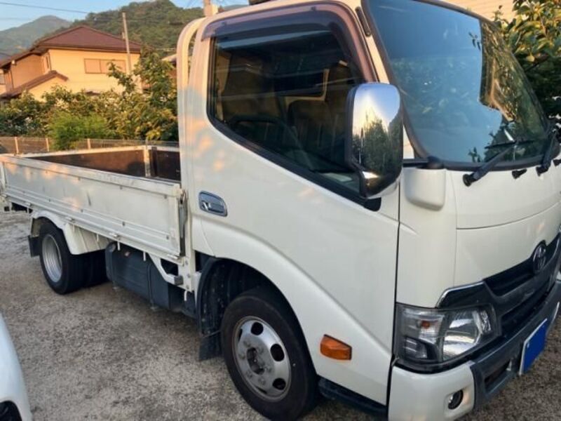 TOYOTA DYNA