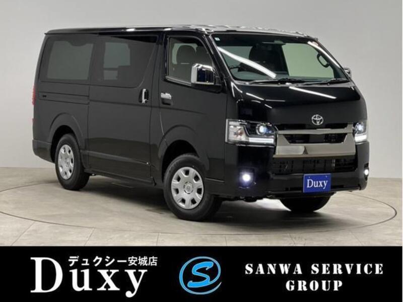 TOYOTA HIACE VAN
