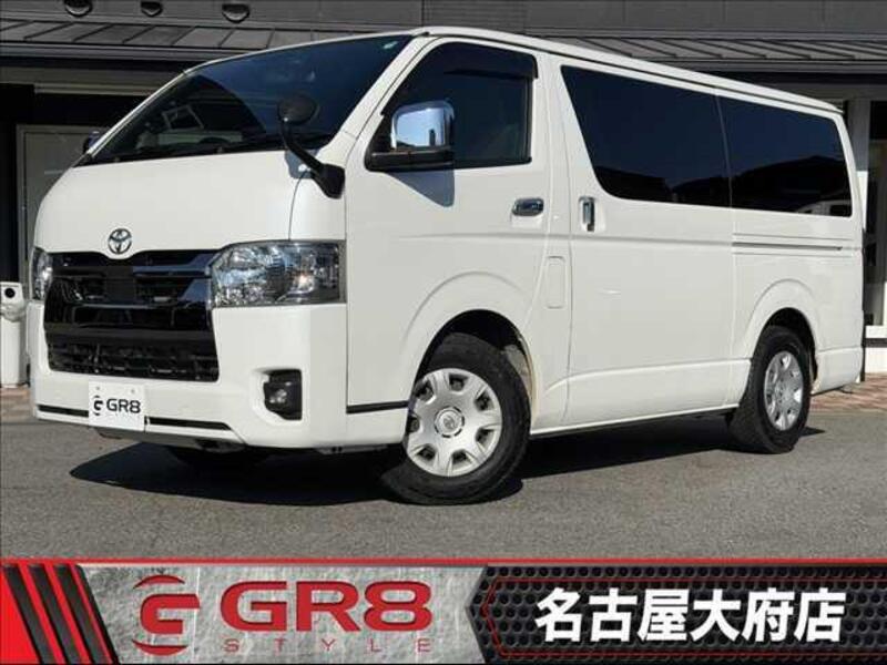 TOYOTA HIACE VAN