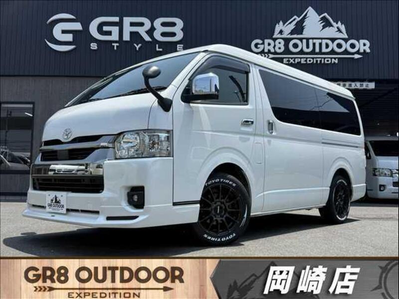 TOYOTA HIACE VAN