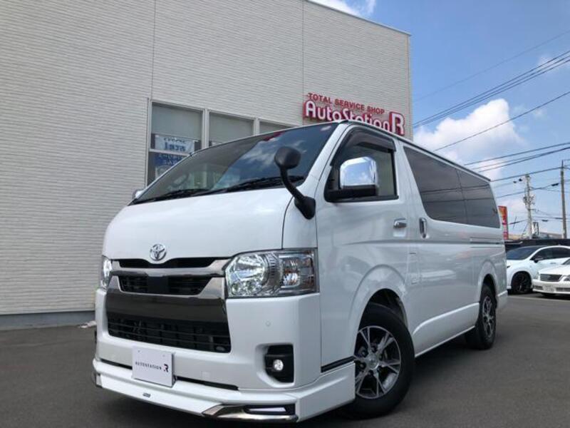 TOYOTA HIACE VAN