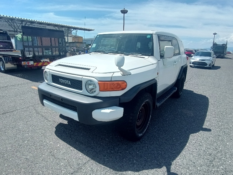 TOYOTA FJ CRUISER