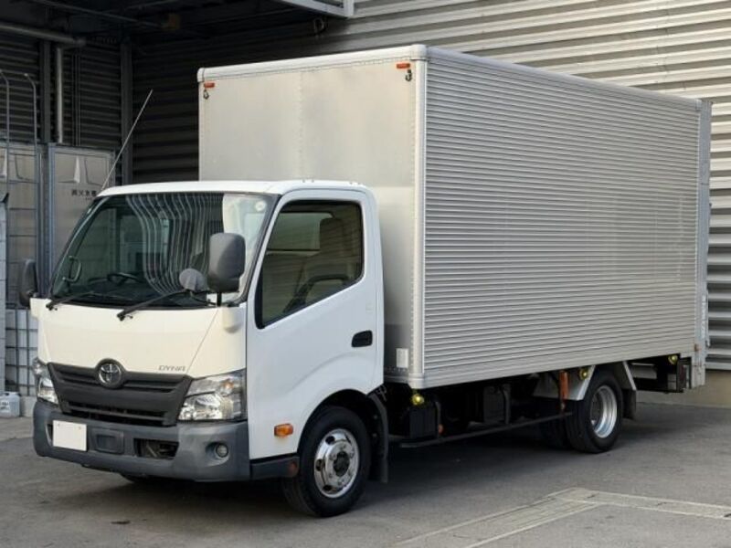 TOYOTA DYNA