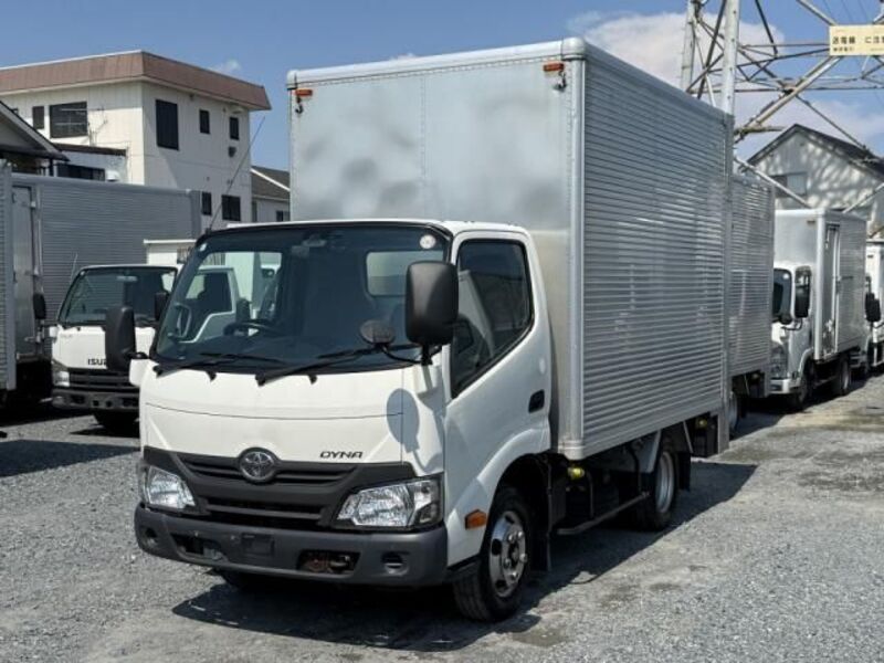 TOYOTA DYNA