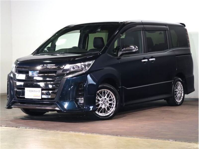 TOYOTA NOAH