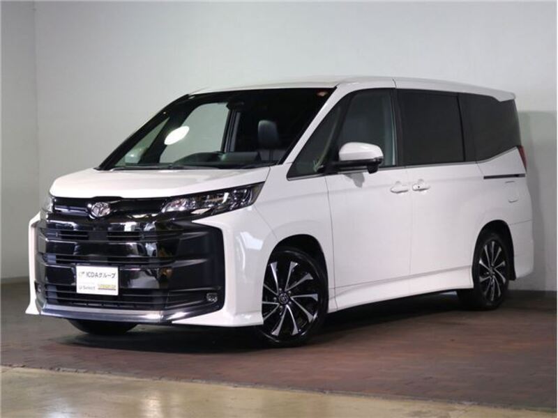 TOYOTA NOAH