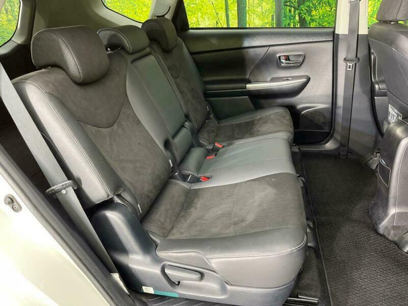 PRIUS ALPHA