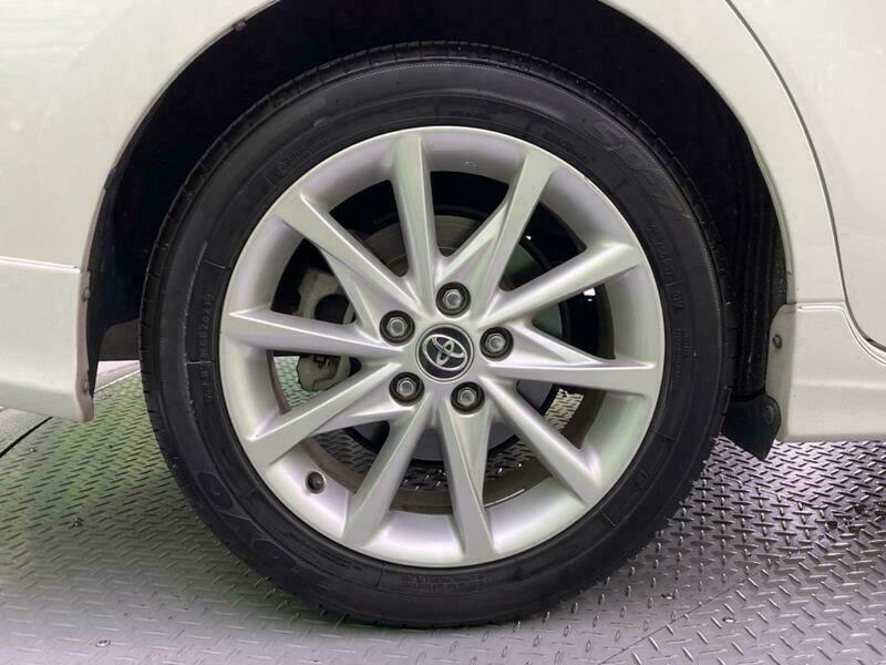 PRIUS ALPHA