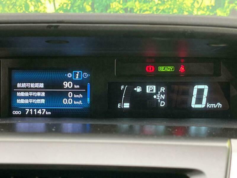 PRIUS ALPHA