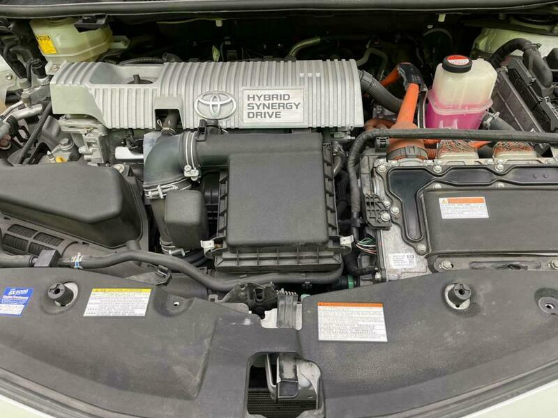 PRIUS ALPHA