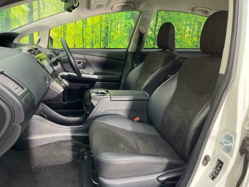 PRIUS ALPHA