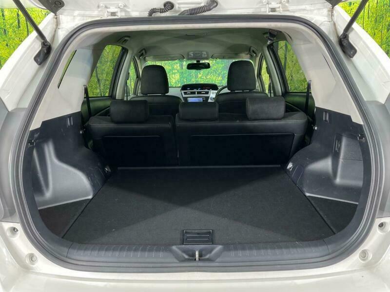 PRIUS ALPHA