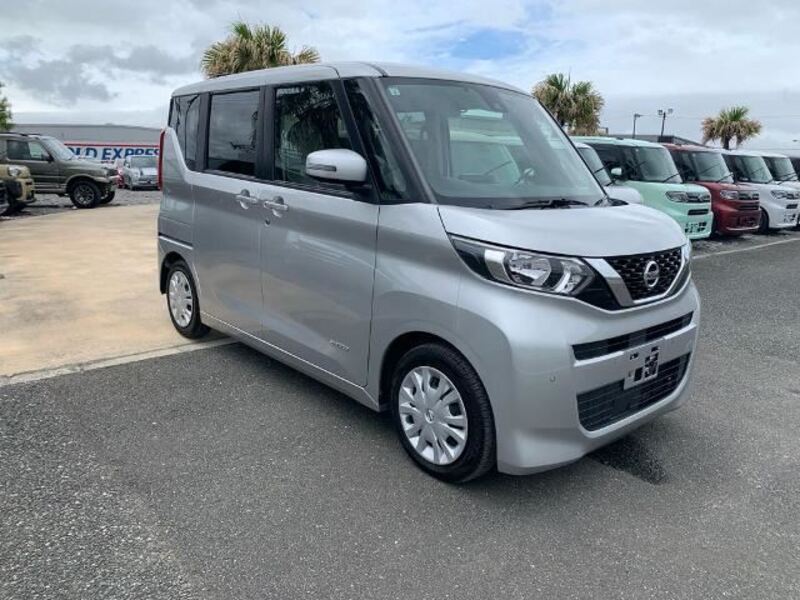 NISSAN ROOX