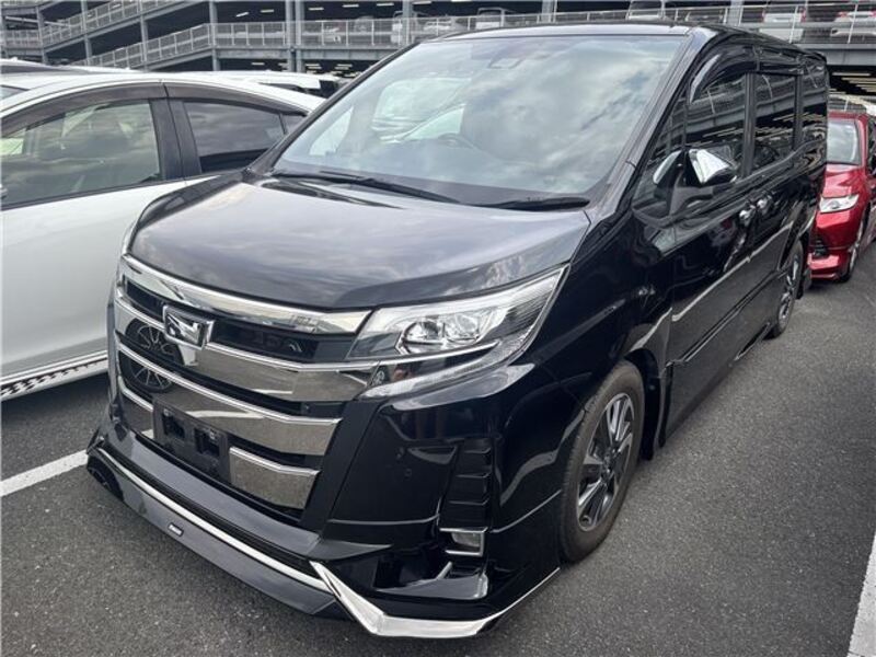 TOYOTA NOAH