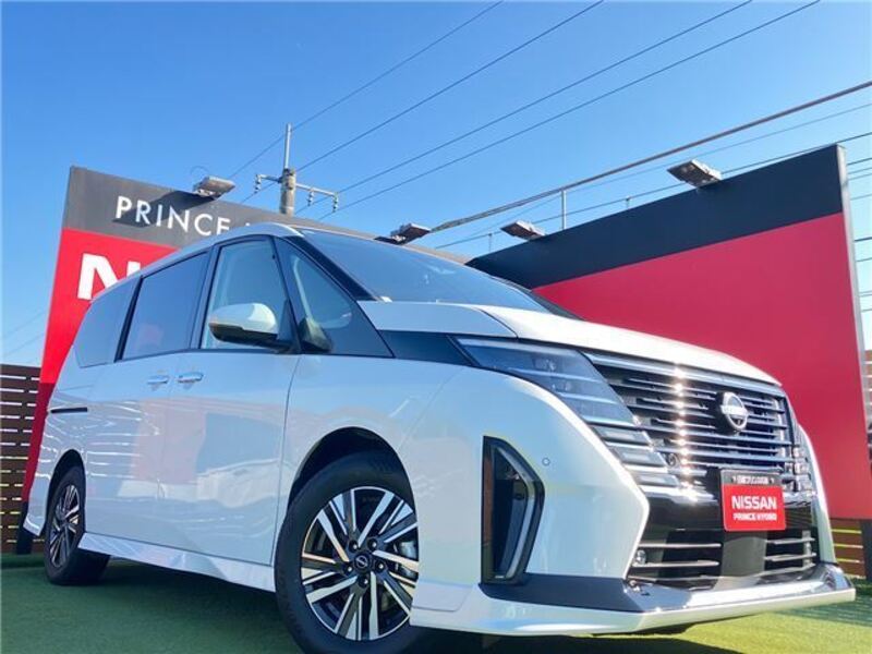 NISSAN SERENA