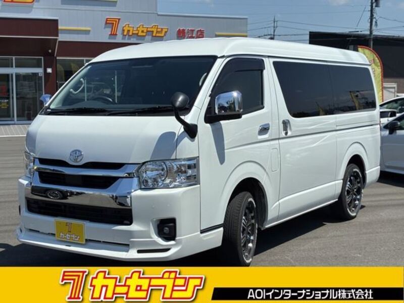 TOYOTA HIACE