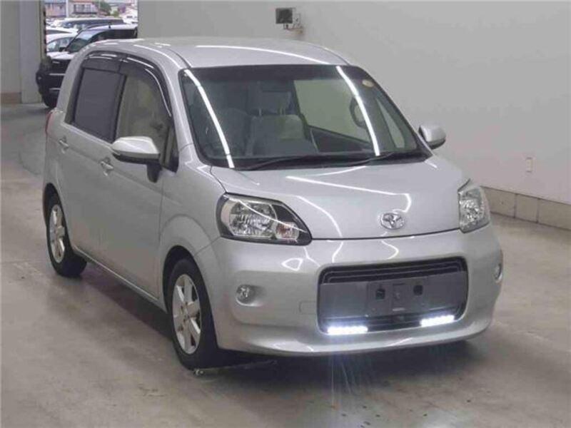 TOYOTA PORTE