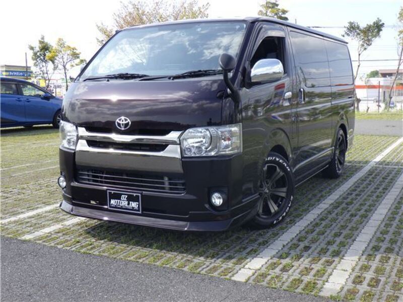 TOYOTA HIACE VAN