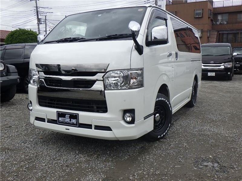 TOYOTA HIACE VAN