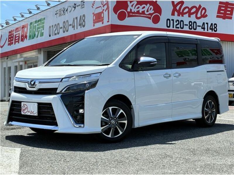TOYOTA VOXY