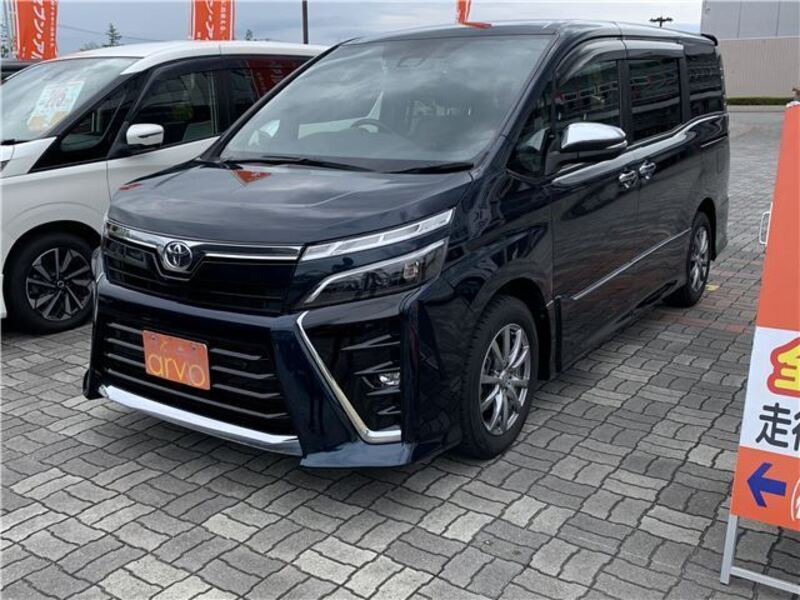 TOYOTA VOXY