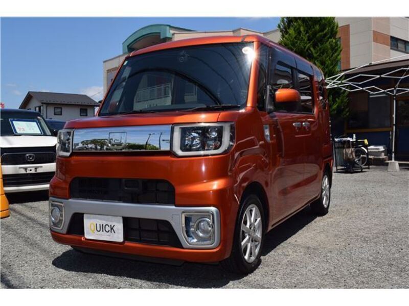 DAIHATSU WAKE