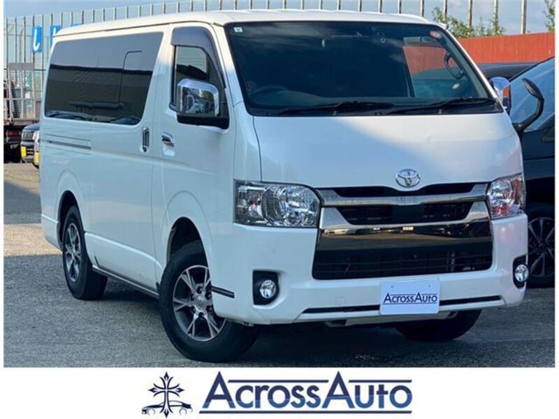 TOYOTA HIACE VAN